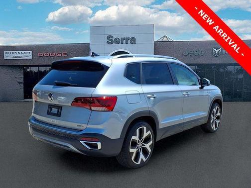 Silver Metallic 2023 Volkswagen Taos 1.5T SEL