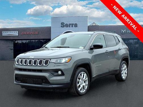 Sting-Gray Clearcoat 2023 Jeep Compass Latitude Lux