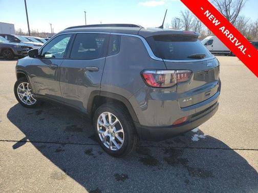 Sting-Gray Clearcoat 2023 Jeep Compass Latitude Lux