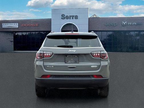 Sting-Gray Clearcoat 2023 Jeep Compass Latitude Lux