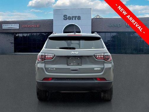 Sting-Gray Clearcoat 2023 Jeep Compass Latitude Lux