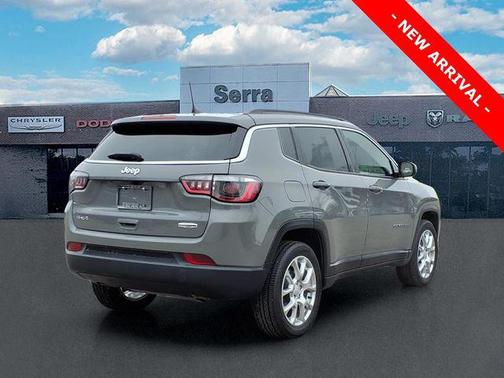 Sting-Gray Clearcoat 2023 Jeep Compass Latitude Lux