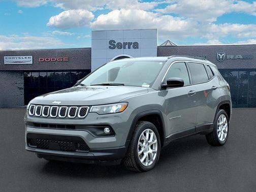 Sting-Gray Clearcoat 2023 Jeep Compass Latitude Lux