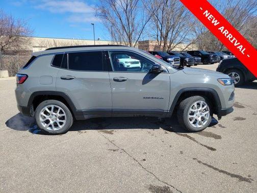 Sting-Gray Clearcoat 2023 Jeep Compass Latitude Lux