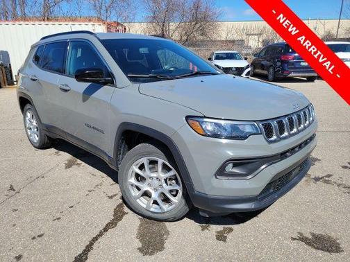 Sting-Gray Clearcoat 2023 Jeep Compass Latitude Lux