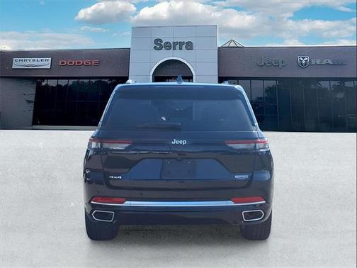 2023 Jeep Grand Cherokee Summit