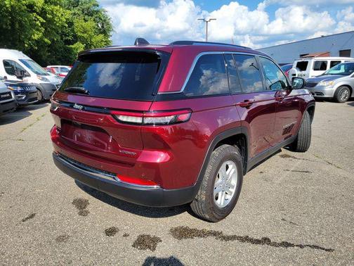 Velvet Red Pearlcoat 2023 Jeep Grand Cherokee Laredo