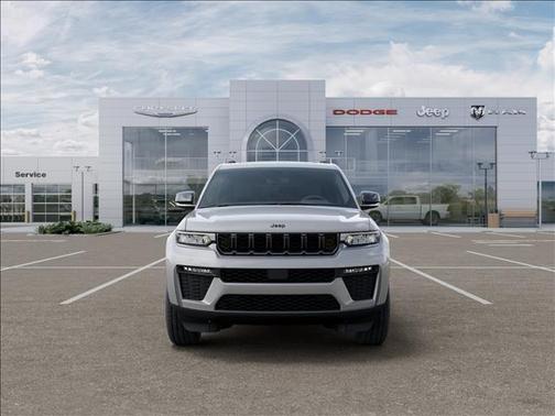 Silver Zynith 2026 Jeep Grand Cherokee Limited