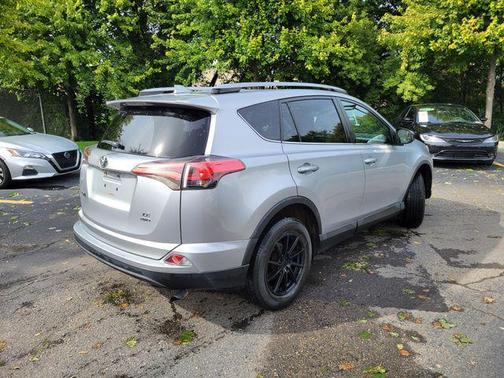 Silver Sky Metallic 2017 Toyota RAV4 LE