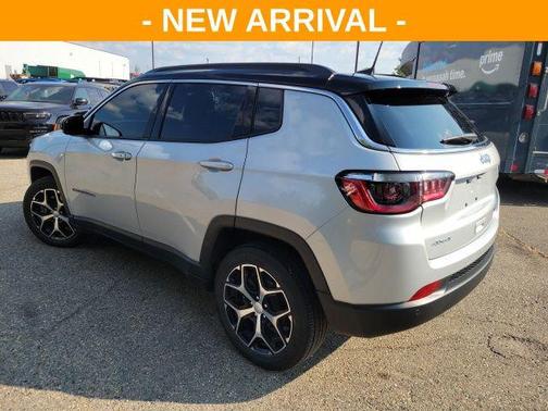 Silver Zynith Metallic Clearcoat 2024 Jeep Compass Limited