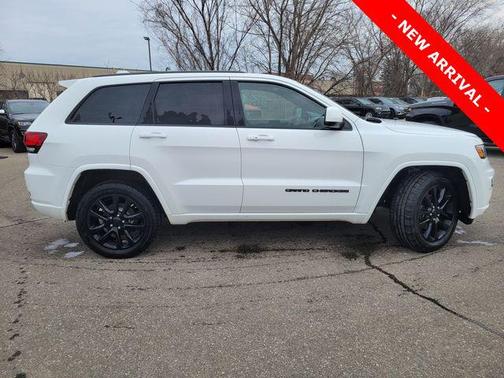 2017 Jeep Grand Cherokee Altitude