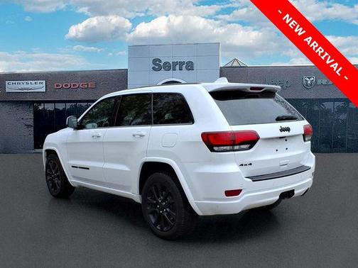 Bright White Clearcoat 2017 Jeep Grand Cherokee Altitude