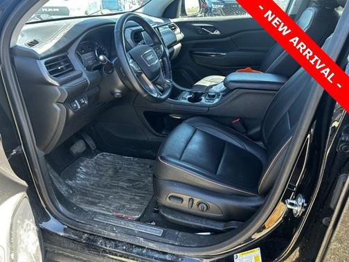 2023 GMC Acadia AWD AT4