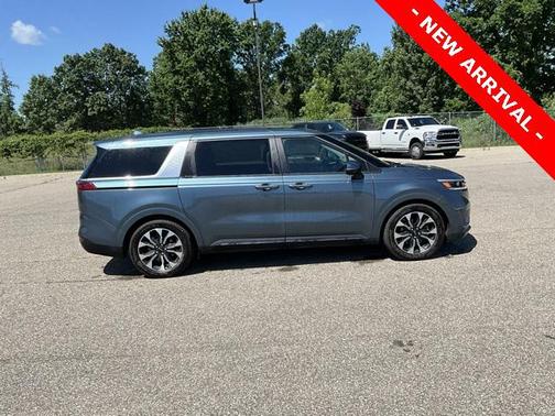 2023 Kia Carnival EX