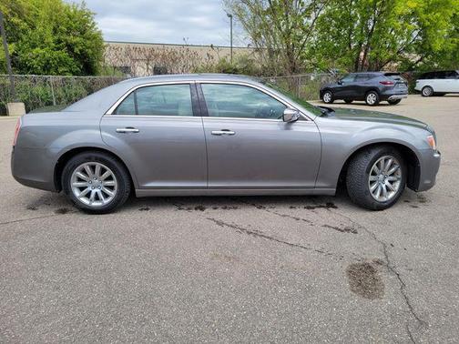 Tungsten Metallic Clearcoat 2011 Chrysler 300 Limited