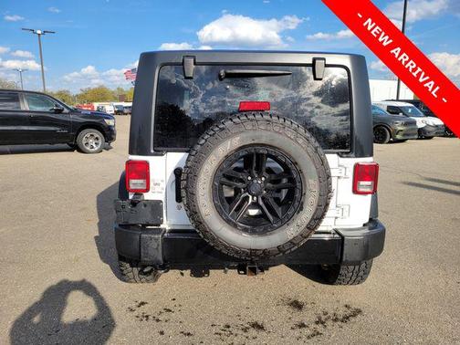 Bright White Clearcoat 2018 Jeep Wrangler JK Willys Wheeler W