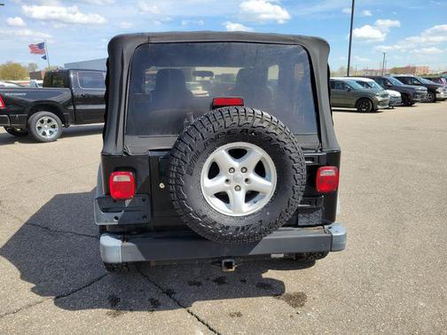 Black Clearcoat 2005 Jeep Wrangler X