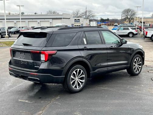 Black 2026 Ford Explorer ST-Line