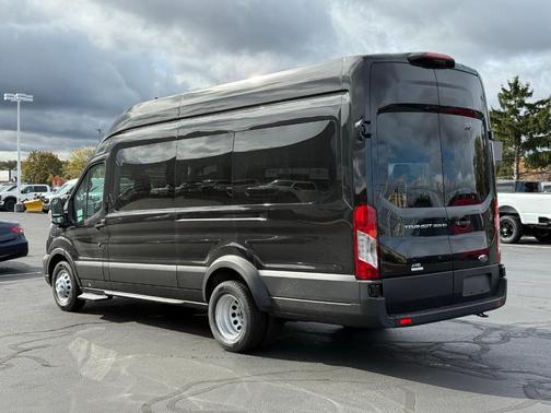 2025 Ford Transit-350 