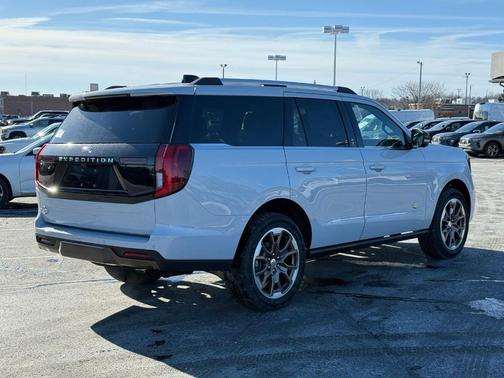 2026 Ford Expedition King Ranch