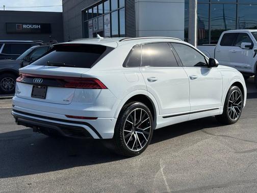 Glacier White Metallic 2021 Audi Q8 55 Prestige