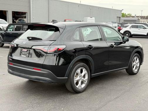 Black 2024 Honda HR-V LX