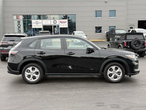 Black 2024 Honda HR-V LX