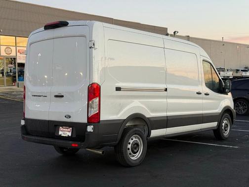 2026 Ford Transit-250 148 WB Medium Roof Cargo