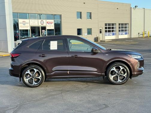 Cinnabar Red 2023 Ford Escape ST-Line Select