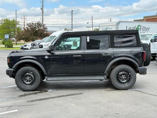 Shadow Black 2026 Ford Bronco Outer Banks