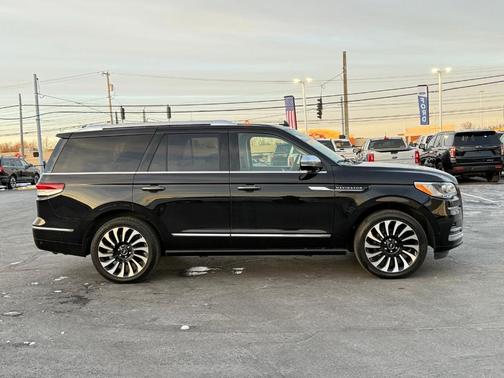 2022 Lincoln Navigator Black Label