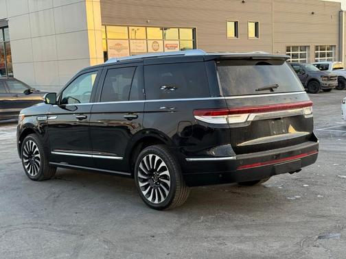 2022 Lincoln Navigator Black Label