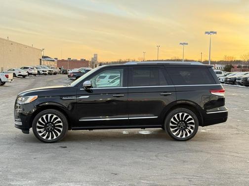 2022 Lincoln Navigator Black Label