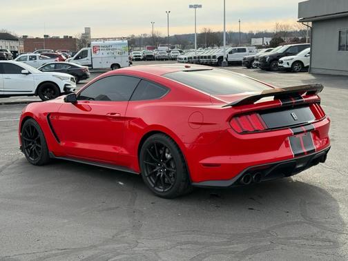 2016 Ford Shelby GT350 Base