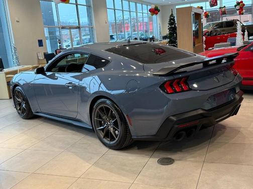 2024 Ford Mustang Dark Horse