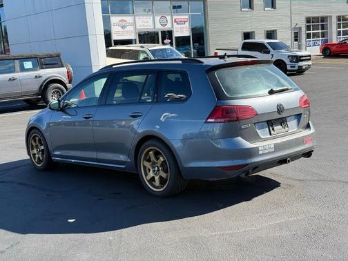 2017 Volkswagen Golf SportWagen TSI S