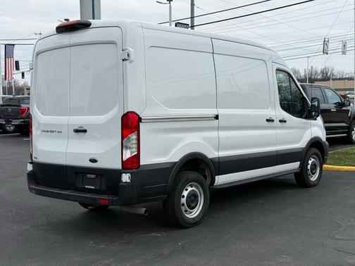 2022 Ford Transit-250 Base