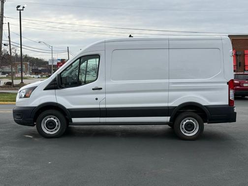 2022 Ford Transit-250 Base