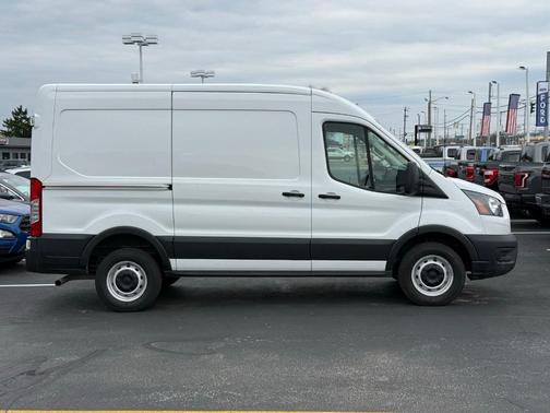 2022 Ford Transit-250 Base