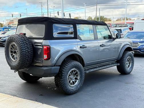2022 Ford Bronco Base