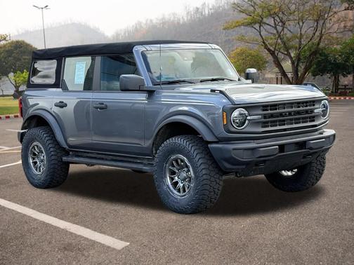 2022 Ford Bronco Base