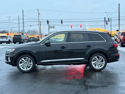 2022 Audi Q7 55 Premium Plus