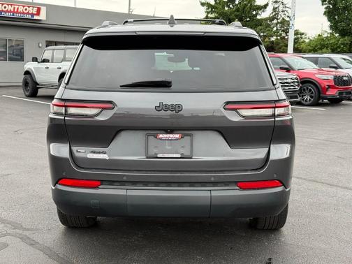 Metallic 2021 Jeep Grand Cherokee L Laredo