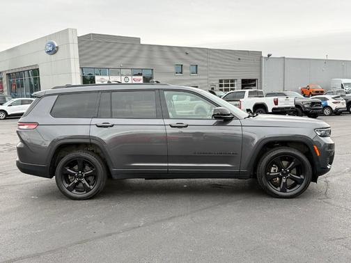 Metallic 2021 Jeep Grand Cherokee L Laredo