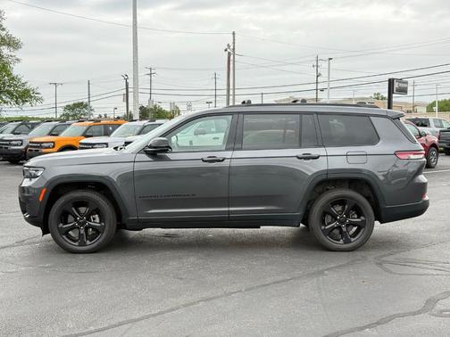 Metallic 2021 Jeep Grand Cherokee L Laredo