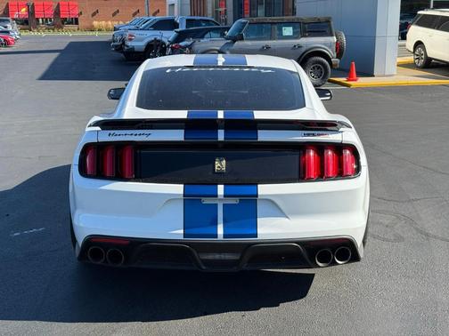 2017 Ford Shelby GT350 Base