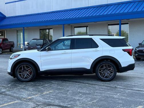 White Metallic 2026 Ford Explorer ST