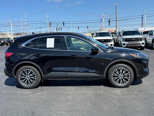 Black 2022 Ford Escape PHEV Titanium