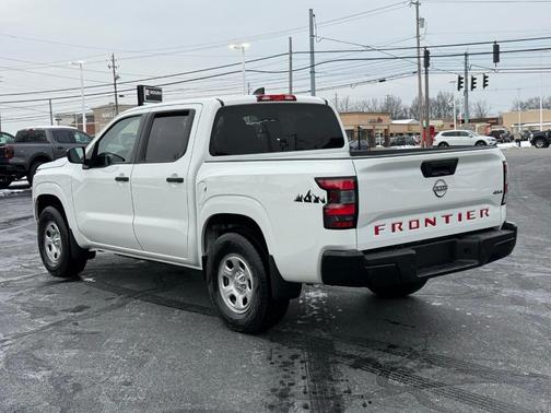 2022 Nissan Frontier S