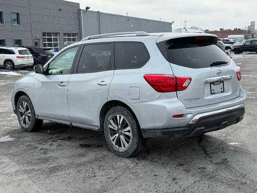 2019 Nissan Pathfinder S